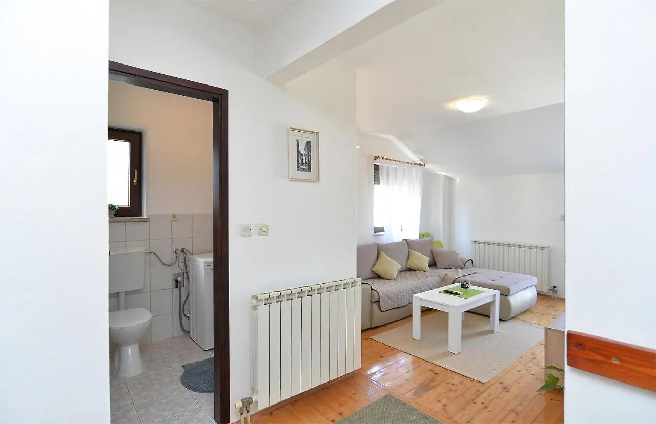 Apartments Drago 589 0*, Fazana