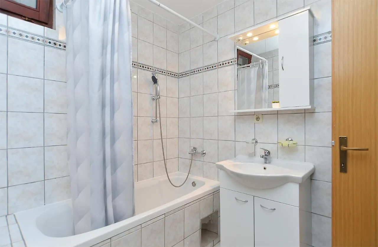 Apartments Drago 589 Fazana
