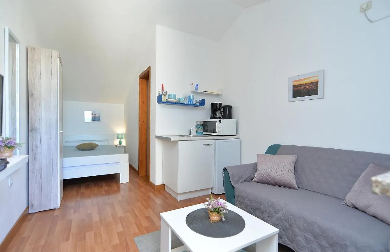 Apartments Drago 589 0*, Fazana Croatia