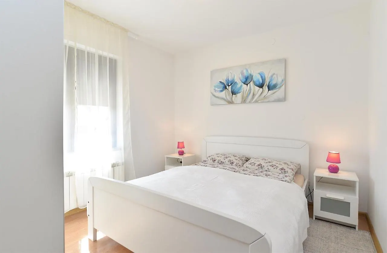 Apartments Drago 589 Fazana