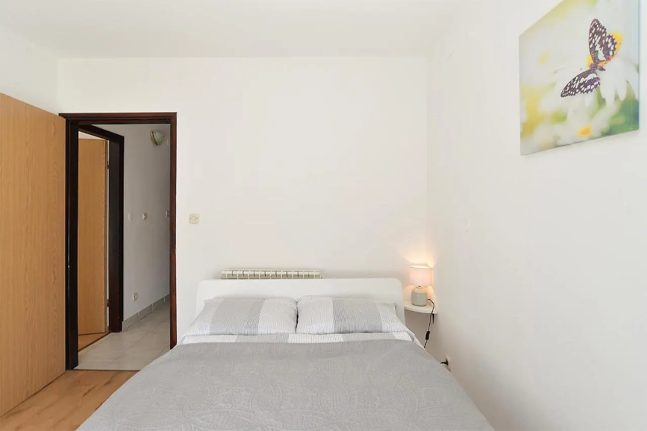 Apartments Drago 589  Fazana