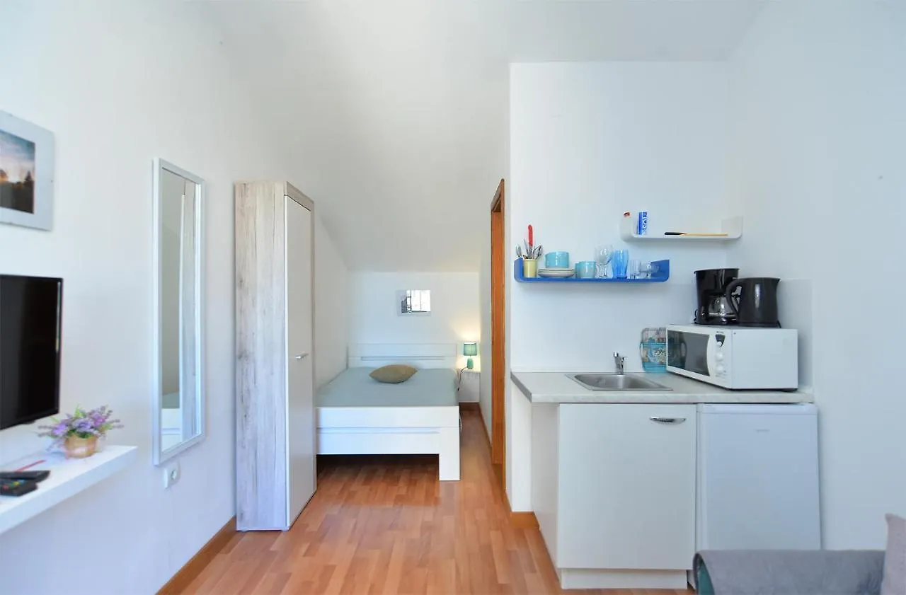 Apartments Drago 589  Fazana