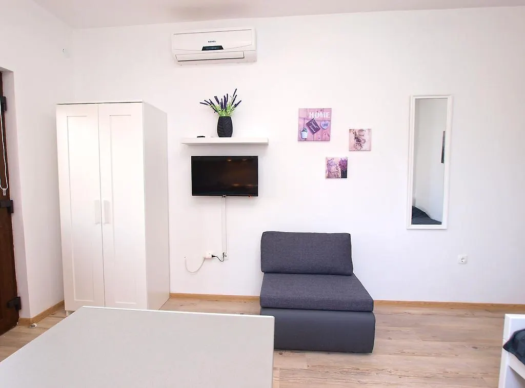 Apartments Drago 589