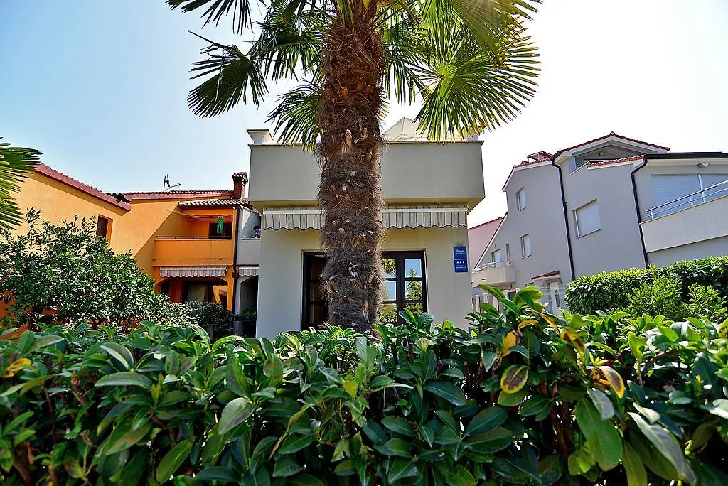 Apartments Drago 589 0*, Fazana